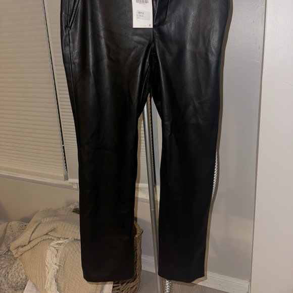 Zara Faux Leather Cropped Pants, NWT, Size 6 - Picture 4 of 4